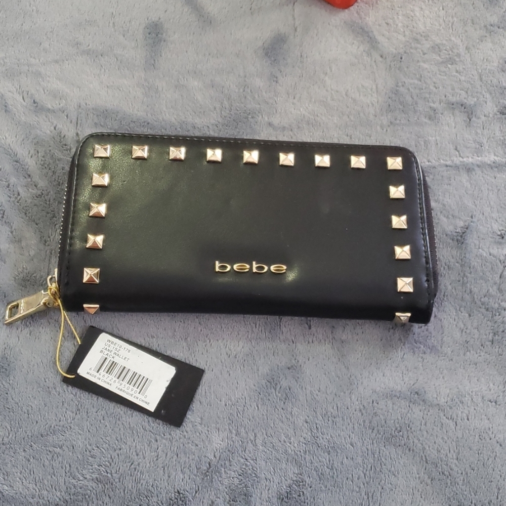 BEBE BLACK GOLD STUDDED ZIP AROUND WALLET
